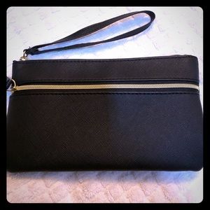 Black wristlet